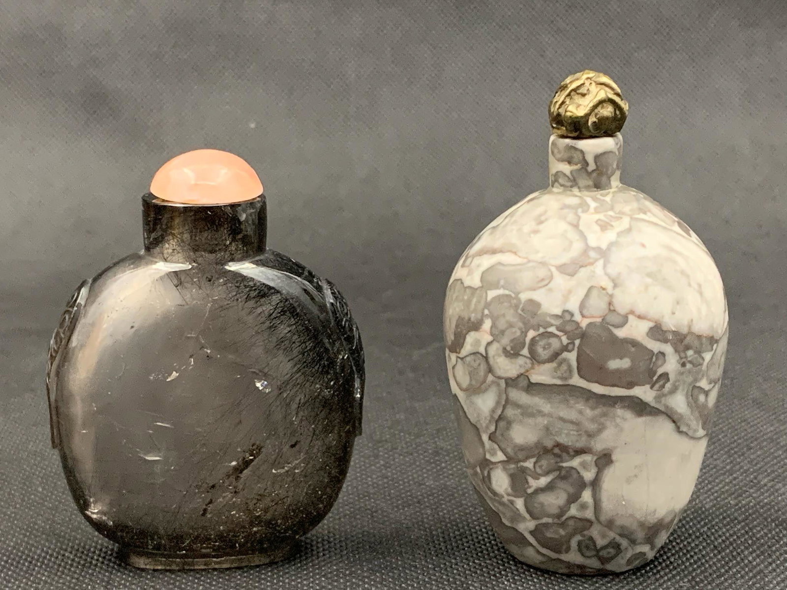 2 fine chinese unique crystal and stone snuff bottle: 2 fine chinese unique crystal and stone snuff bottle; 3.3"H