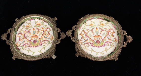 A pair of chinese antique hand painted "RongHuaTang" plate with bronze embedded handles: pair of chinese antique hand painted "RongHuaTang" plate with bronze embedded handles; export for Europeans and Americans in 19th century; 5.2"D