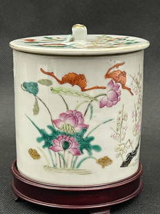 A fine chinese antique qing dynasty famille rose porcelain jar with turquoise glazed interior: fine chinese antique qing dynasty famille rose porcelain jar with turquoise glazed interior; 5.2"H