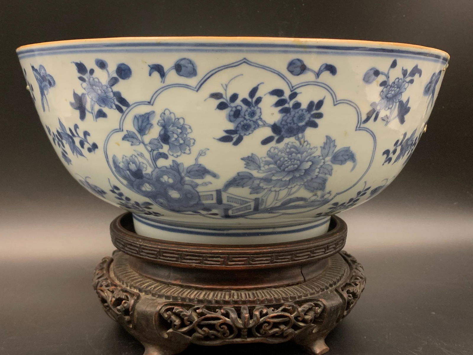 A chinese antique qing dynasty floral pattern blue and white porcelain bowl: Stands not included; with damage; D: 11.4"