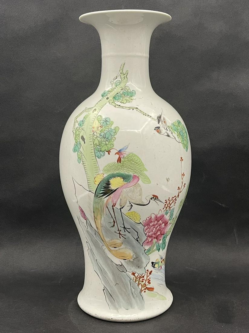 A fabulous chinese antique qing dynasty flower and bird theme porcelain vase with certificate: fabulous chinese antique qing dynasty flower and bird theme porcelain vase; H: 18.5"; with over 100 years old antique certificate from prestigious family estate found from HongKong Antiques Associatio