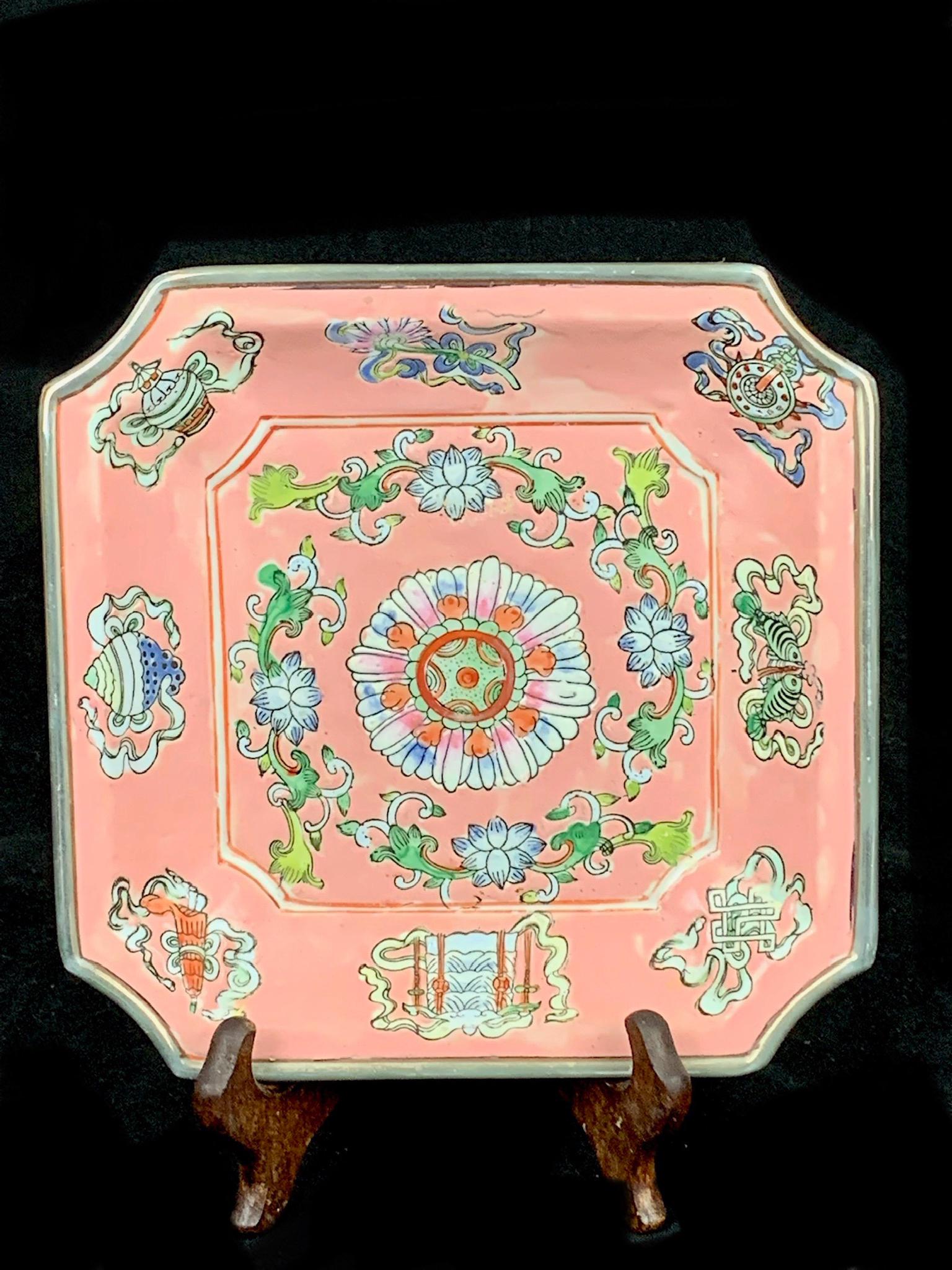 A chinese famille rose floral pattern porcelain plate: chinese famille rose floral pattern porcelain plate; 8"D; stands not included