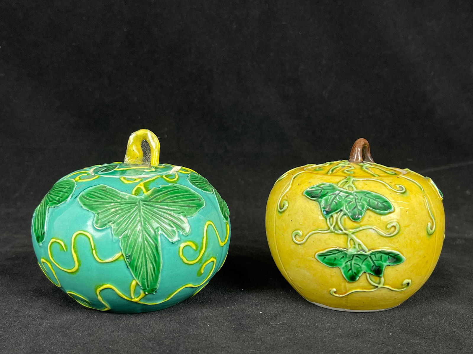 Pair of chinese antique pumpkin shaped famille rose porcelain jar (1 of 5)