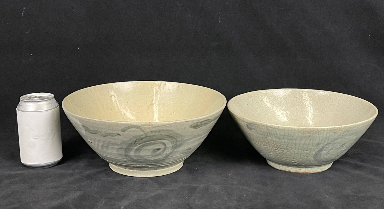 Pair of chinese antique blue and white porcelain bowl: H: 4.5"