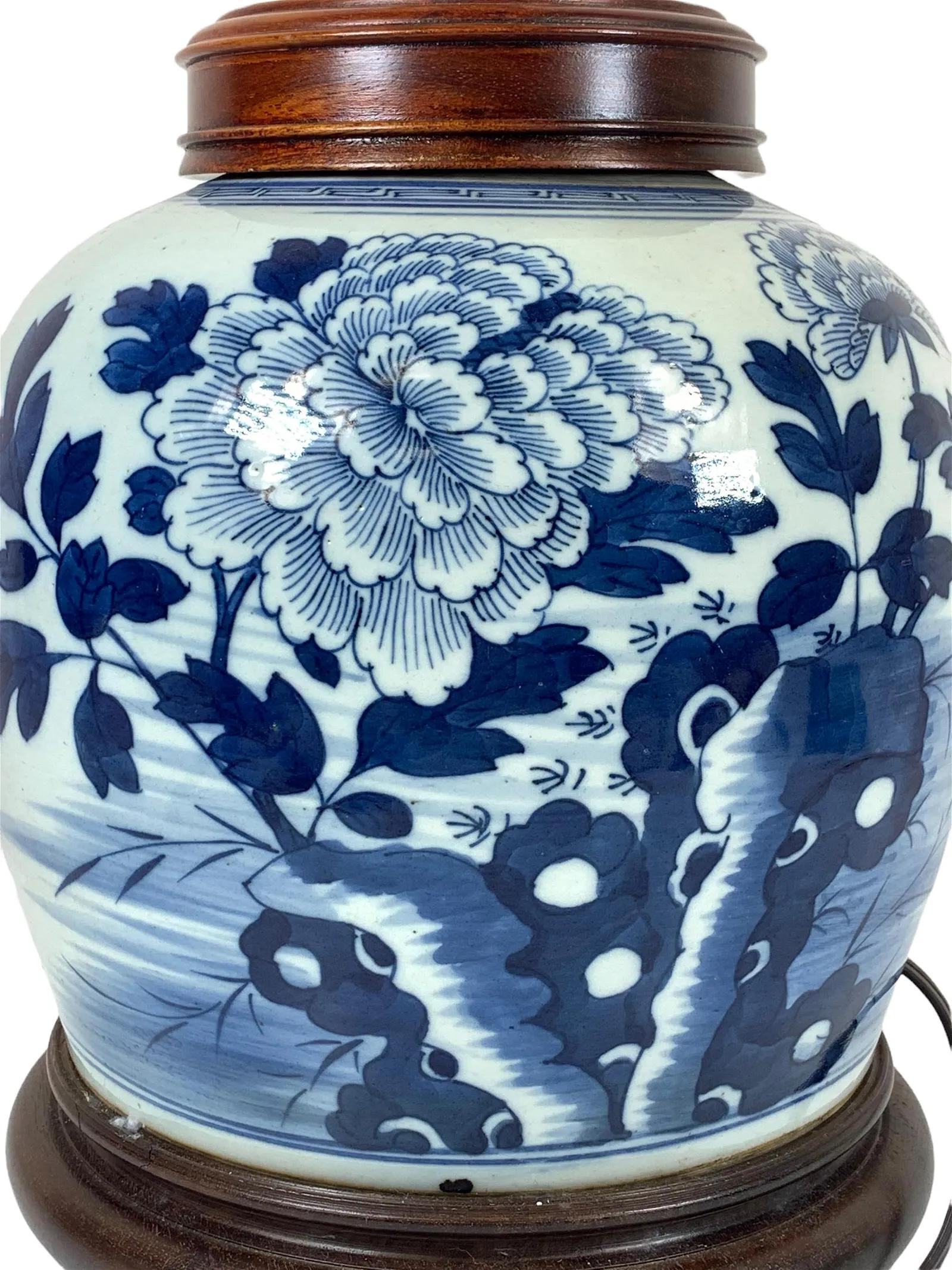 Chinese antique floral blue and white porcelain jar: H: 15.75"