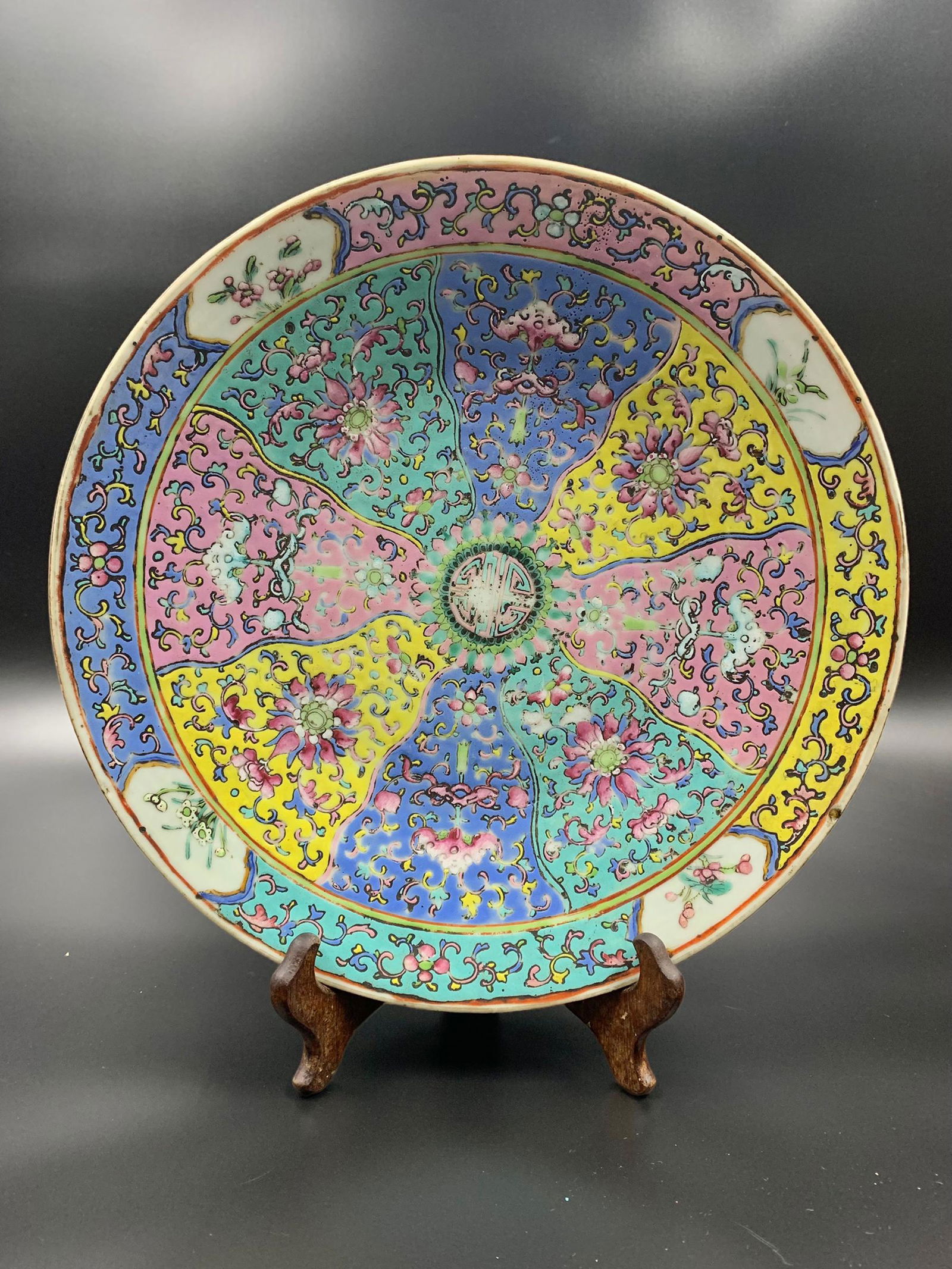 Fine chinese antique famille rose porcelain plate (1 of 5)