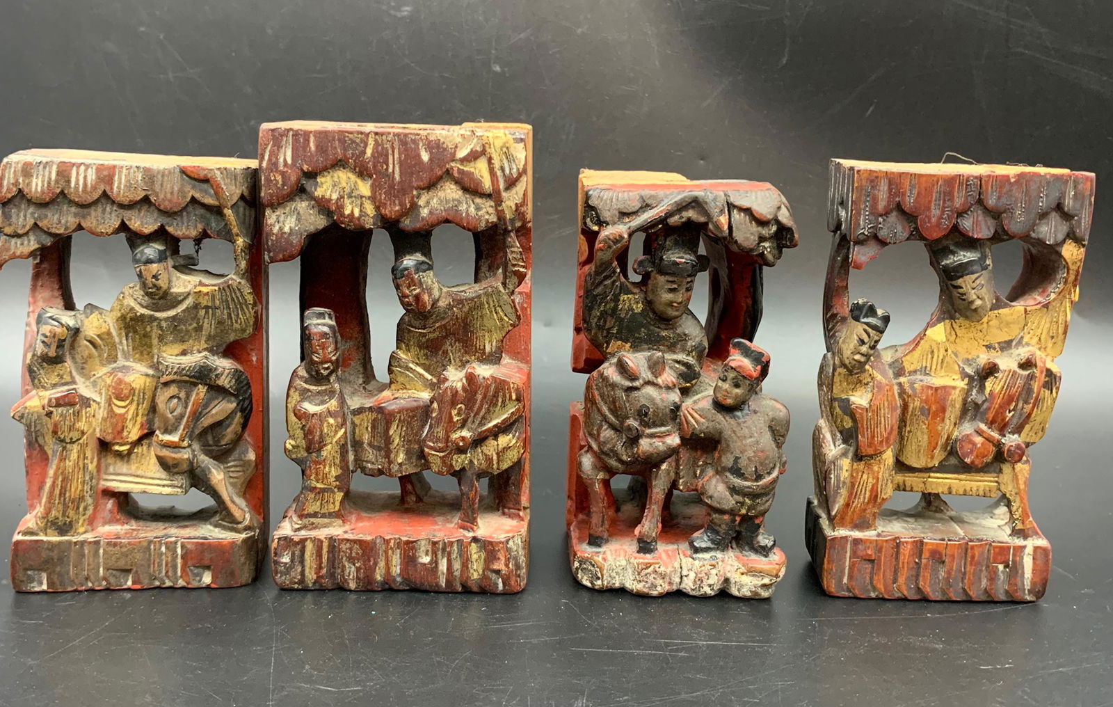 4 chinese antique red lacquered collectibles with export mark: H: 4.7"