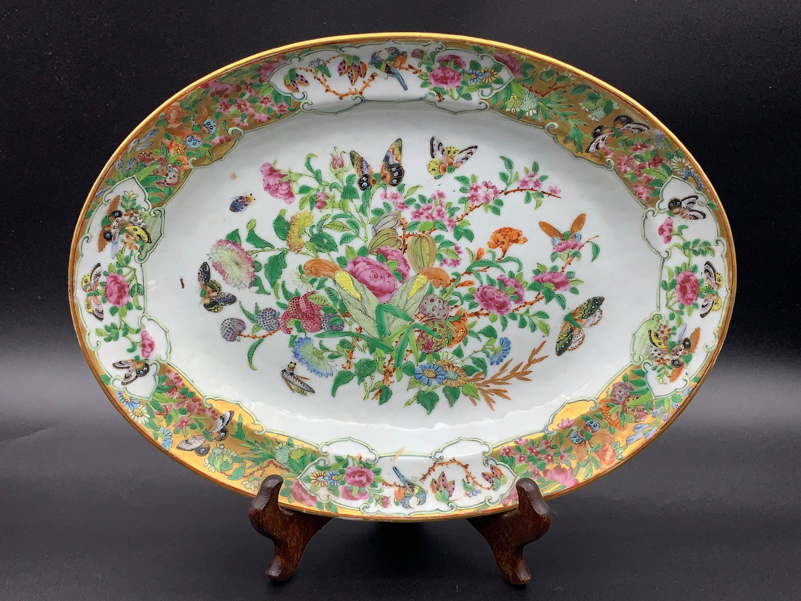 Chinese antique canton porcelain plate (1 of 8)