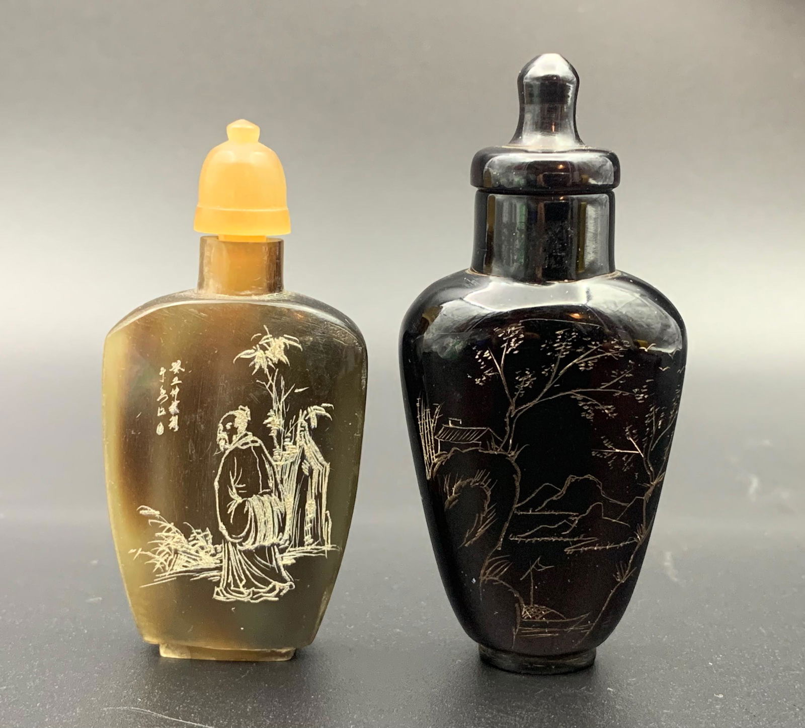 2 fine chinese horn carved snuff bottles (1 of 6)