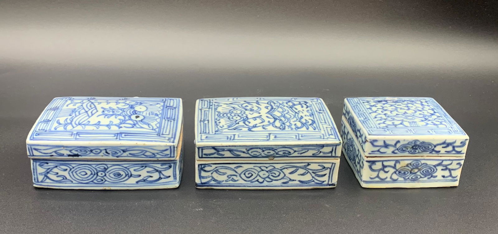 3 fine chinese antique blue and white porcelain boxes (1 of 5)