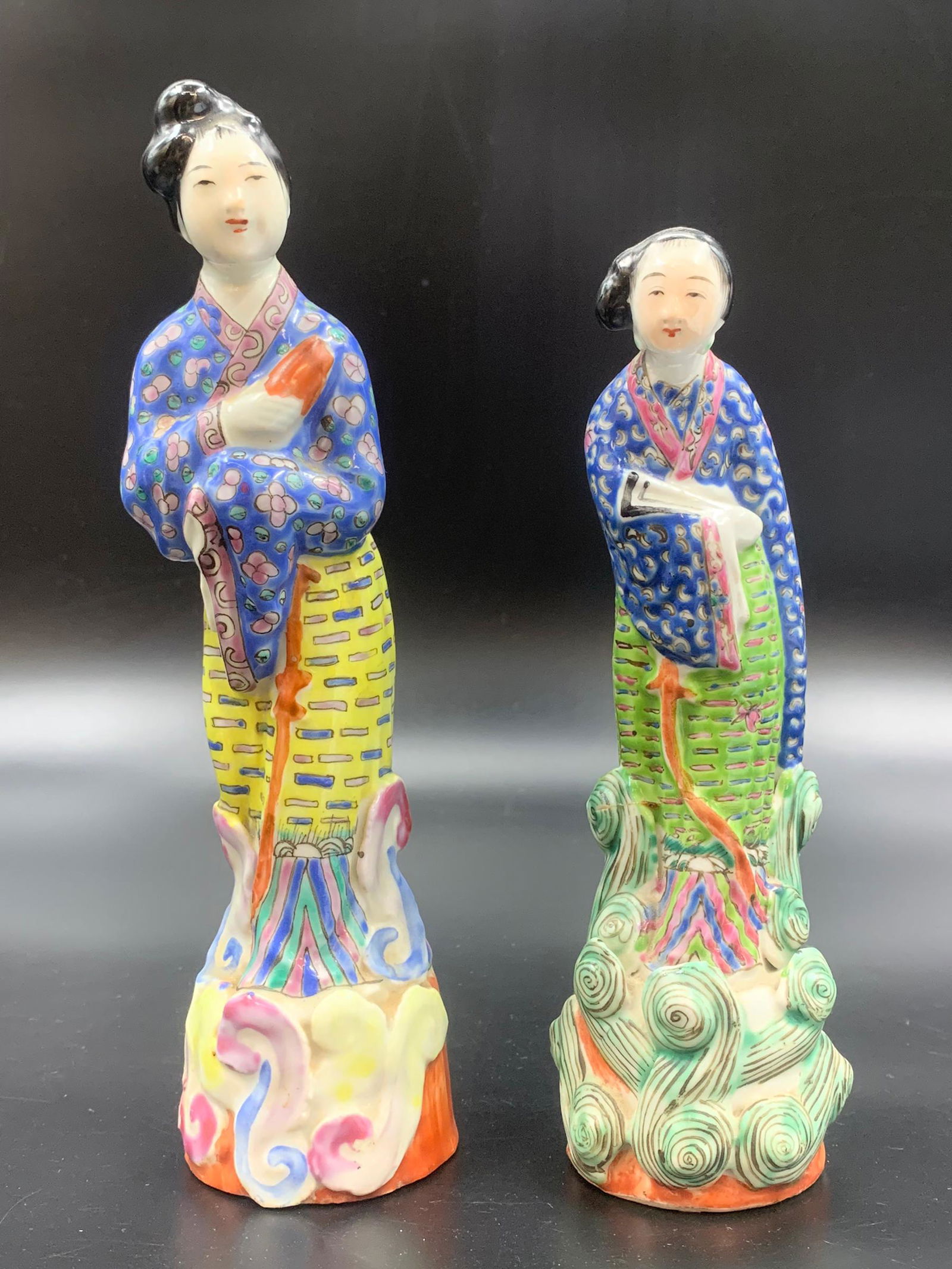 Pair of chinese antique famille rose porcelain figurines: 8.5"H taller;