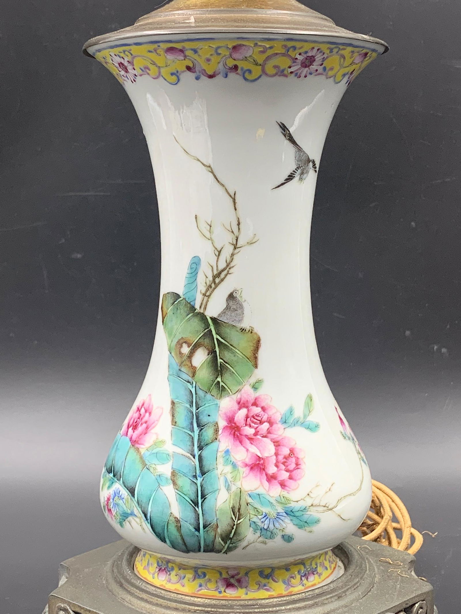 Fine chinese antique famille rose porcelain vase with bronze stand made as lamp (1 of 9)