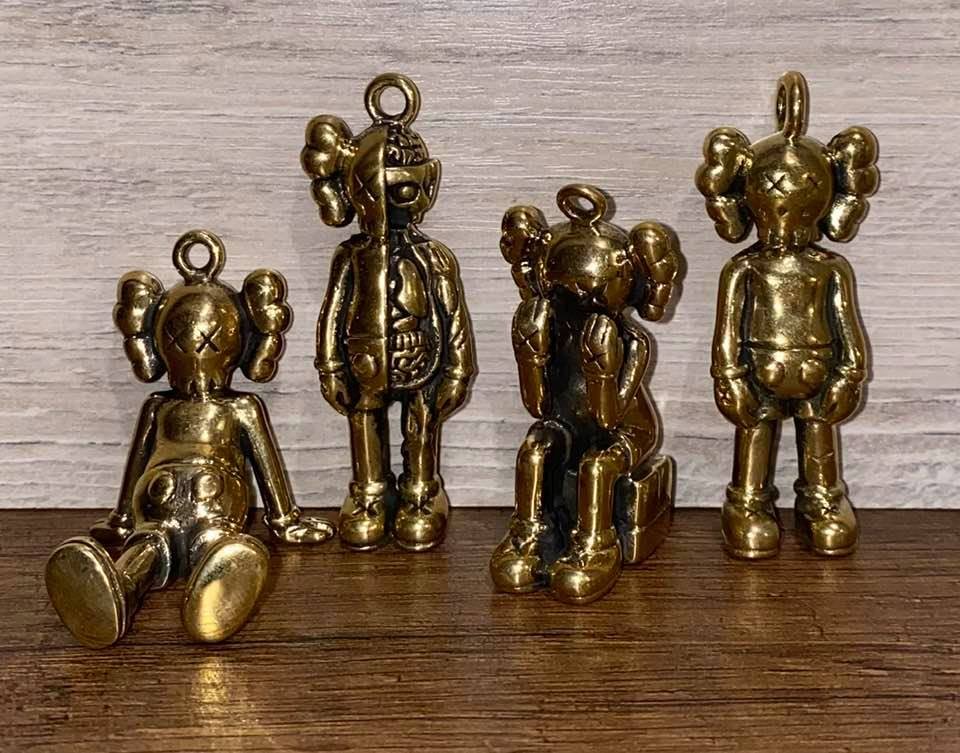 Kaws Metal Keychain Lot x 4 (1 of 6)