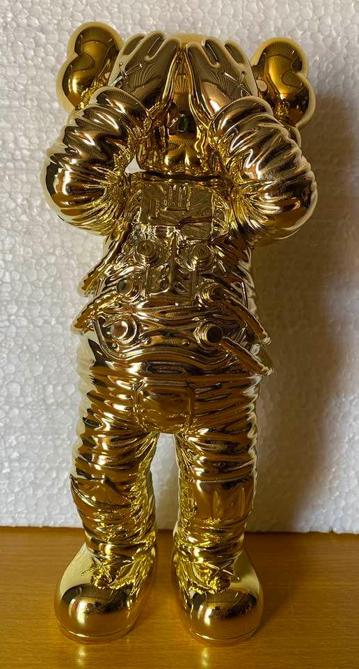 KAWS HOLIDAY SPACE FIGURE - GOLD (1 of 4)