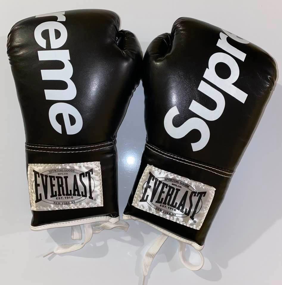 Buy Supreme Everlast Boxing Gloves Zipriani Auction House in Lima