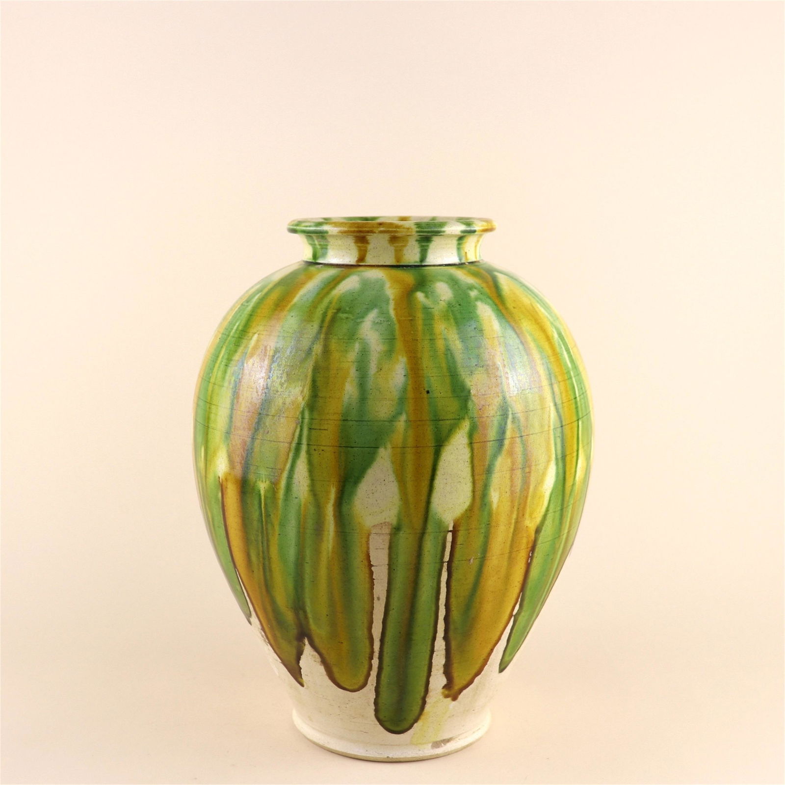 A Chinese San-Cai Glazed Porcelain Jar (1 of 7)