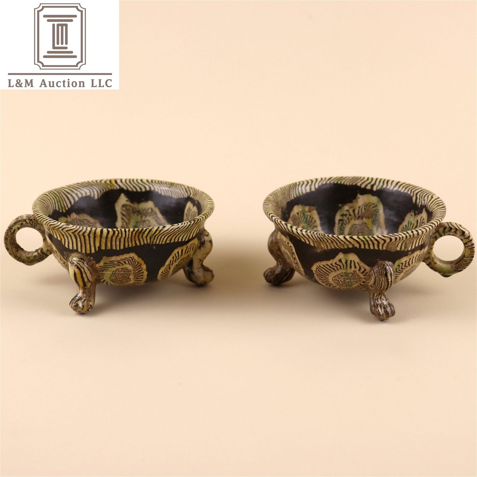 A Pair of San-Cai Glazed Porcelain Cups (1 of 10)