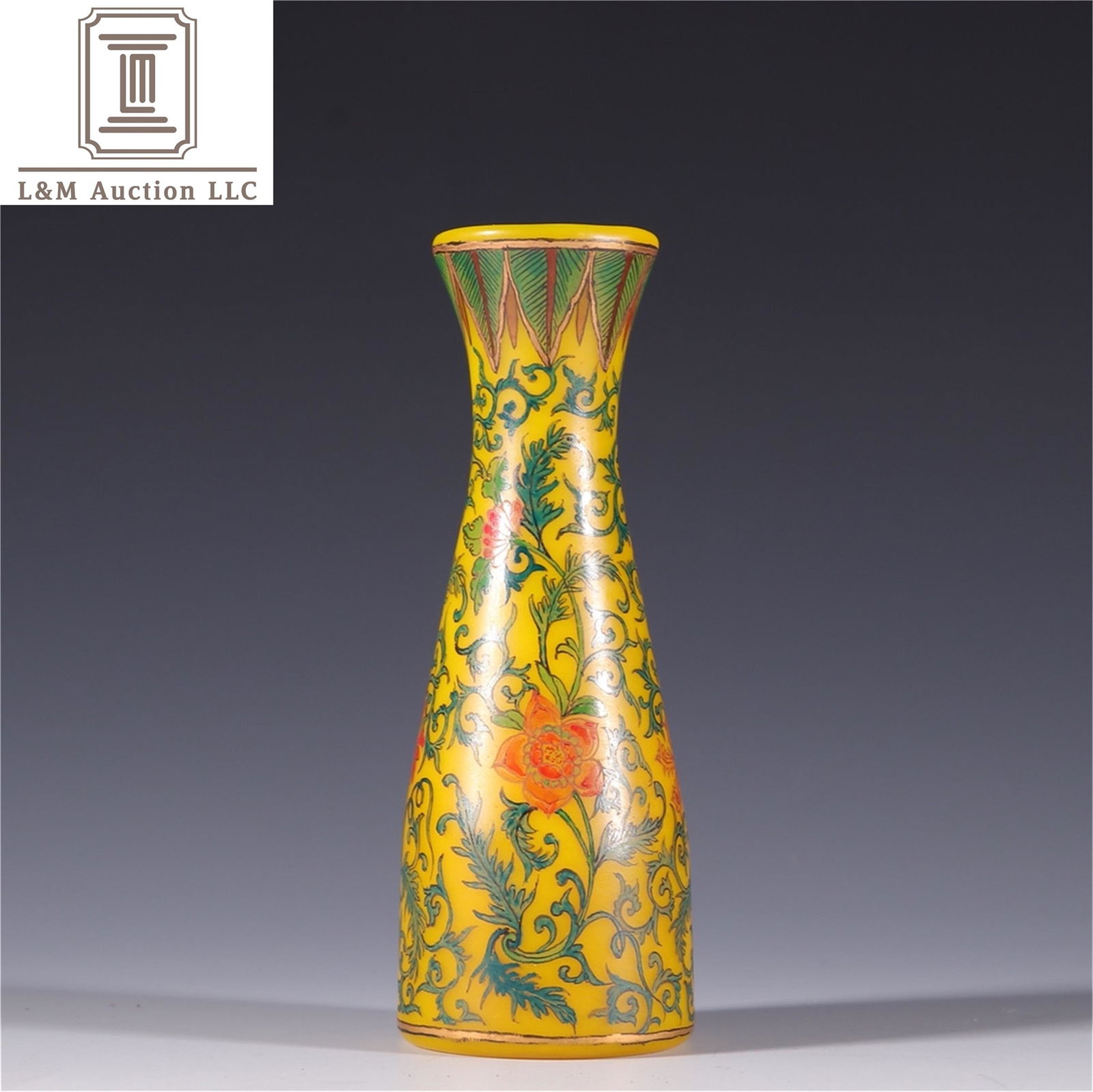 A Chinese Peking Glass Flower Patterned Vase (1 of 9)