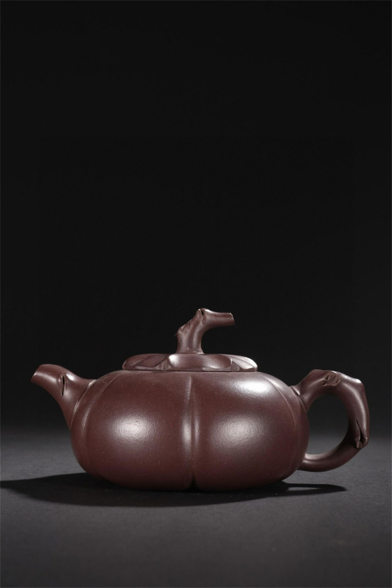 A Chinese Yixing Zisha Melon Shaped Teapot (1 of 9)