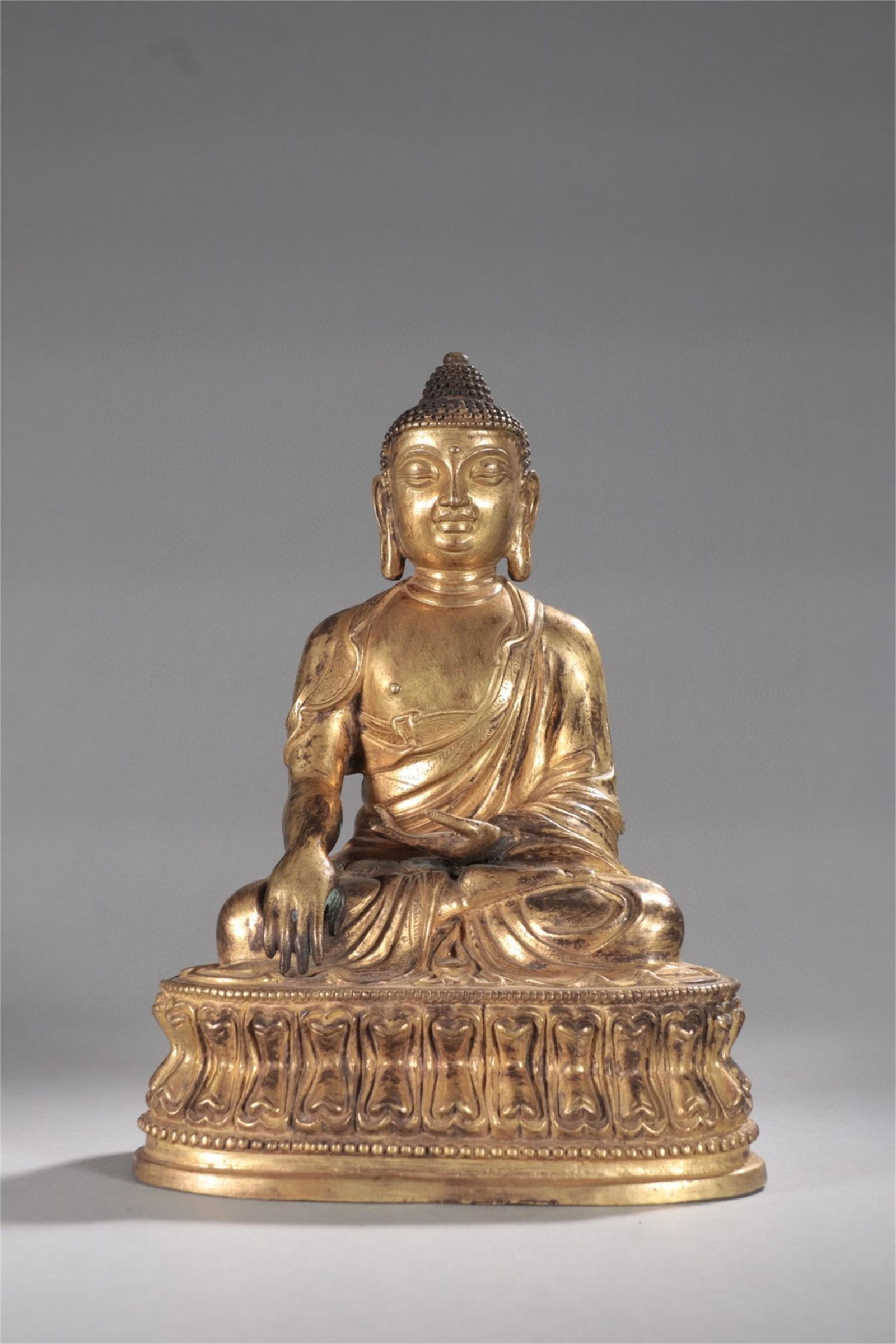 A Chinese Gilt Bronze Sakyamuni Buddha Statue (1 of 9)