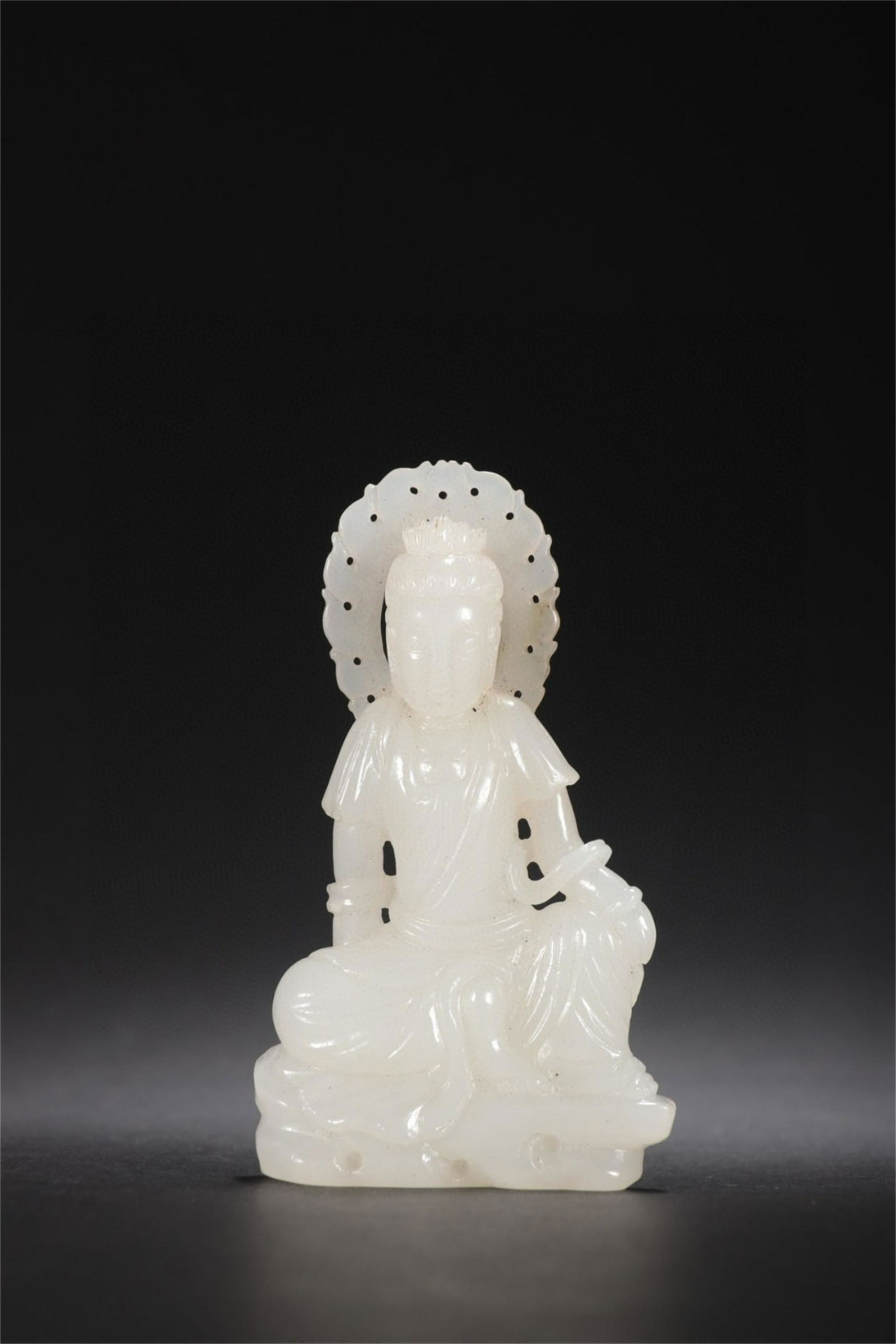 A Chinese Carved Jade Guanyin Statue (1 of 9)