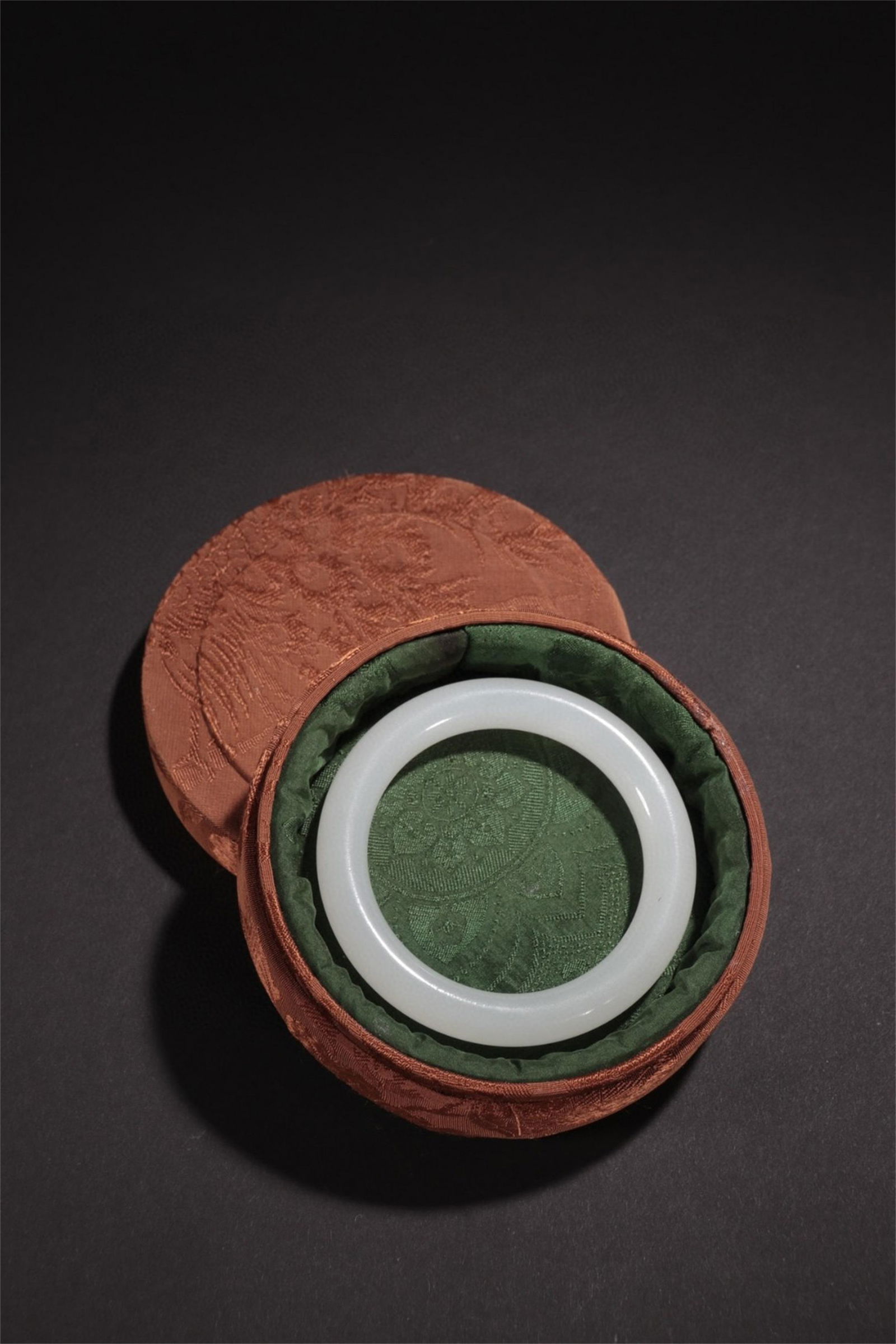 A Chinese Carved Jade Bracelet (1 of 9)