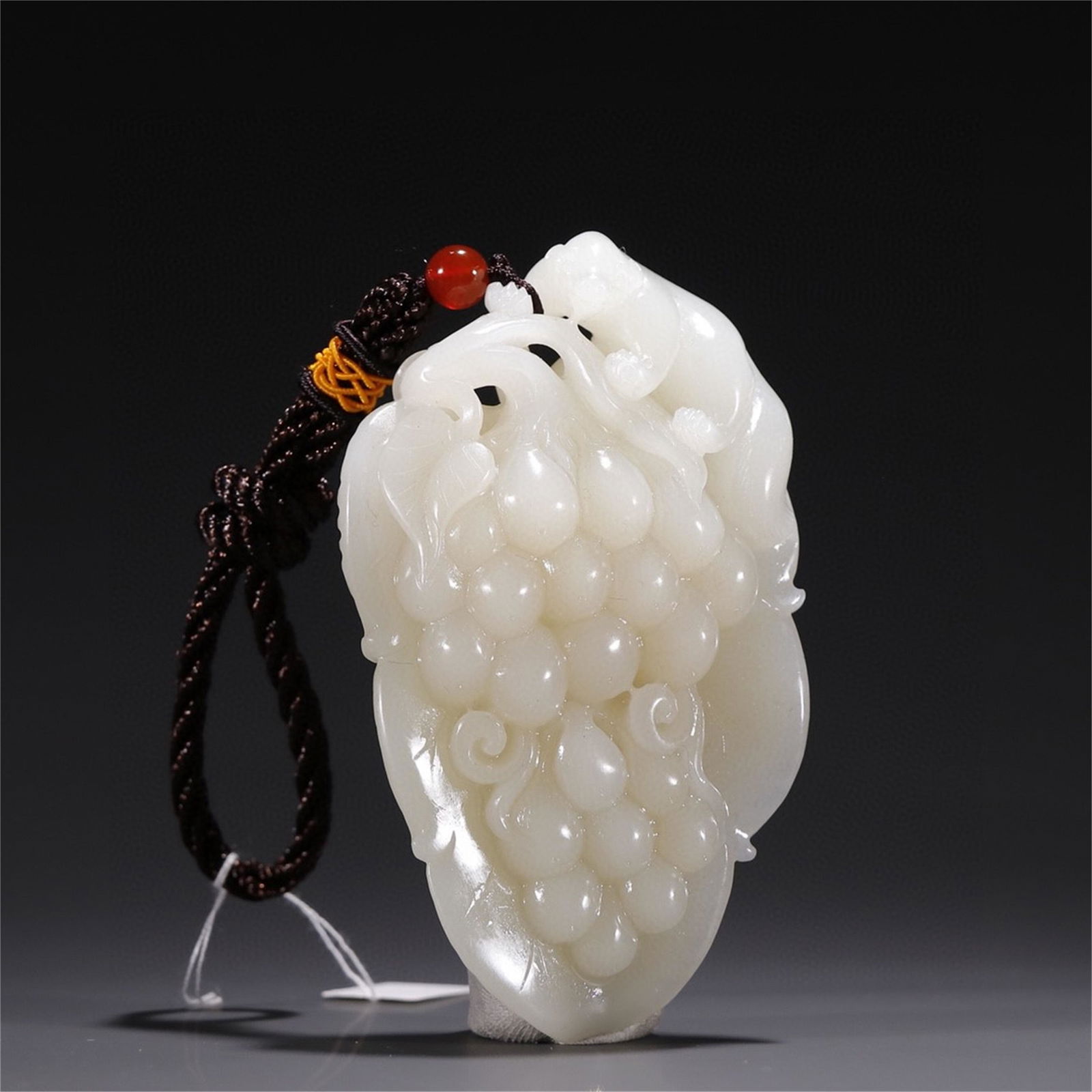 A Chinese Carved Jade Grape Shaped Decoration (1 of 9)