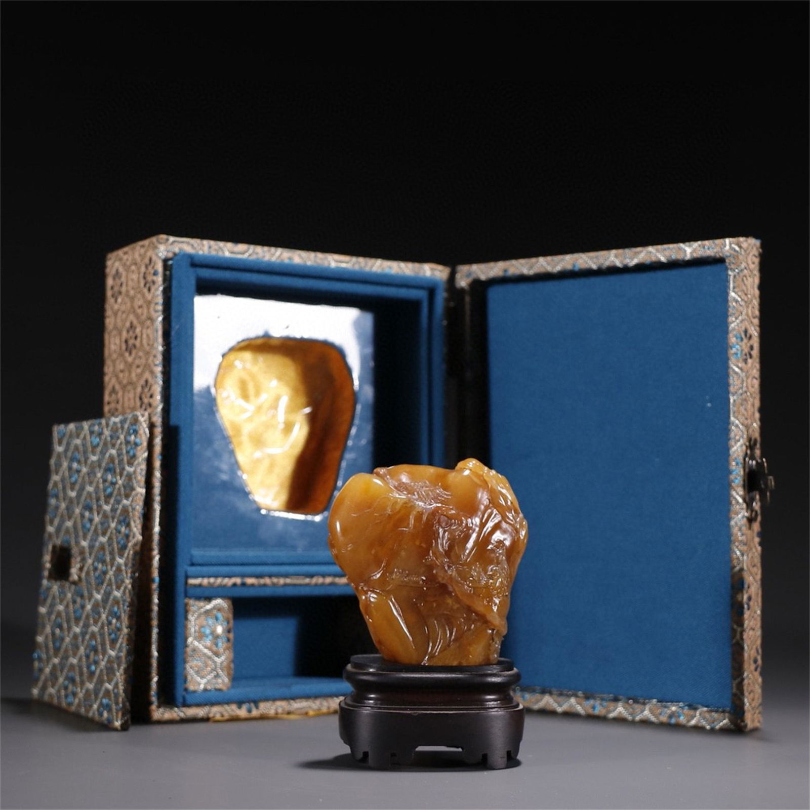 A Chinese Carved Tianhuang Stone Figure Patterned Seal (1 of 9)