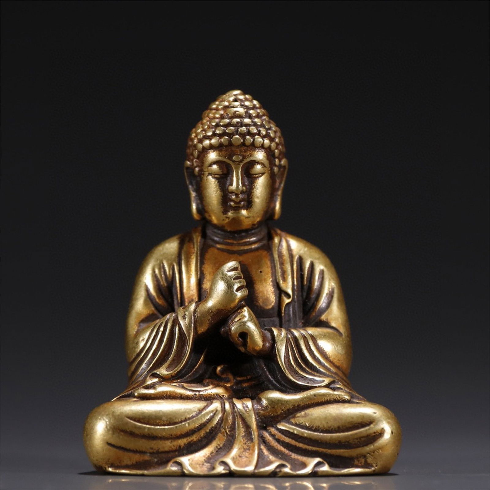 A Chinese Gilt Bronze Buddha Statue (1 of 9)