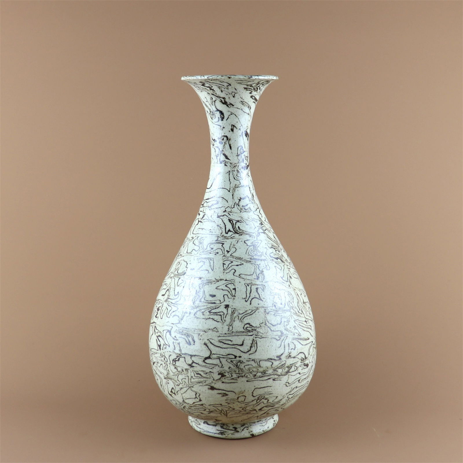 A Chinese Cizhou Glazed Porcelain Spring Vase (1 of 9)