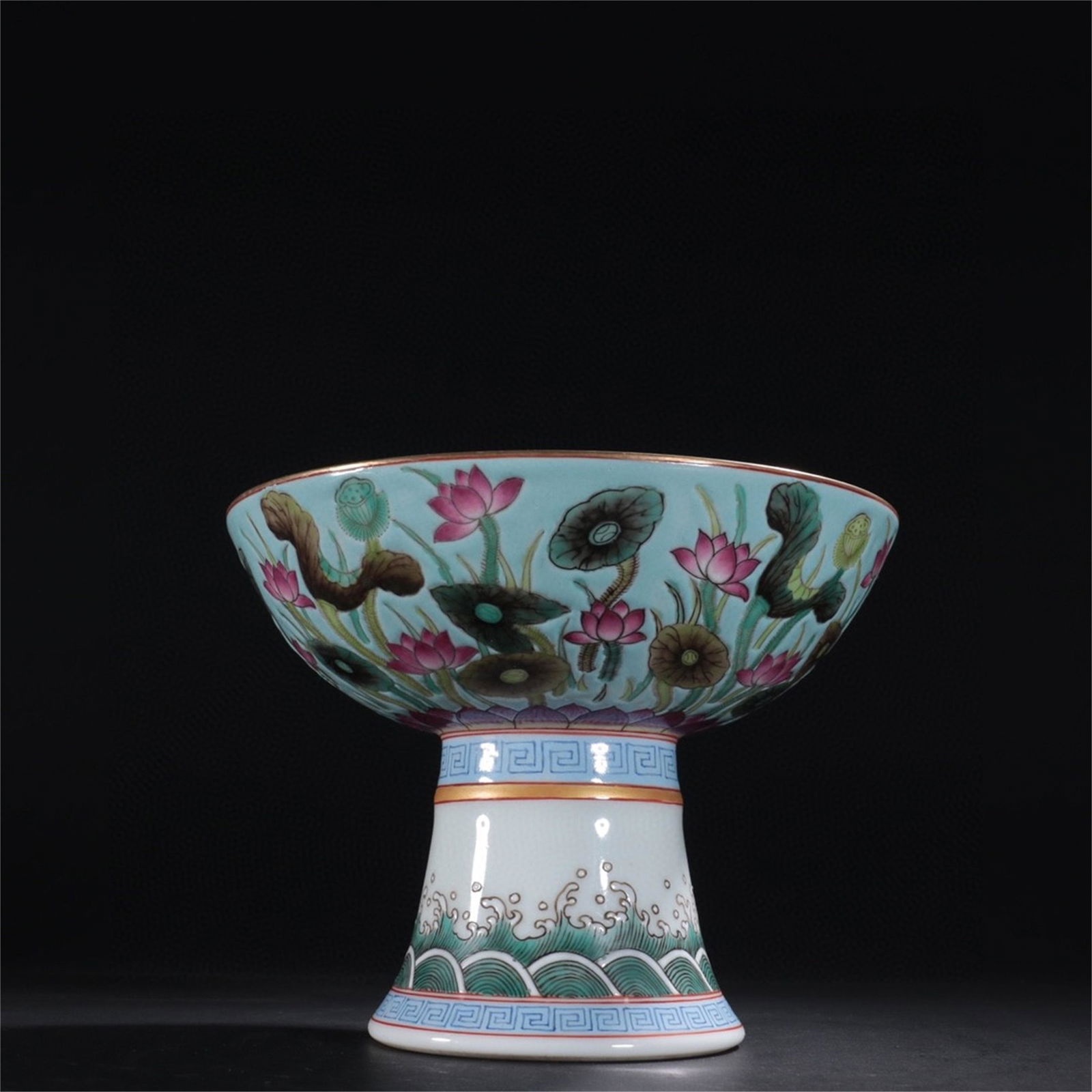A Chinese Famille Rose Porcelain Lotus Shaped Bowl (1 of 9)