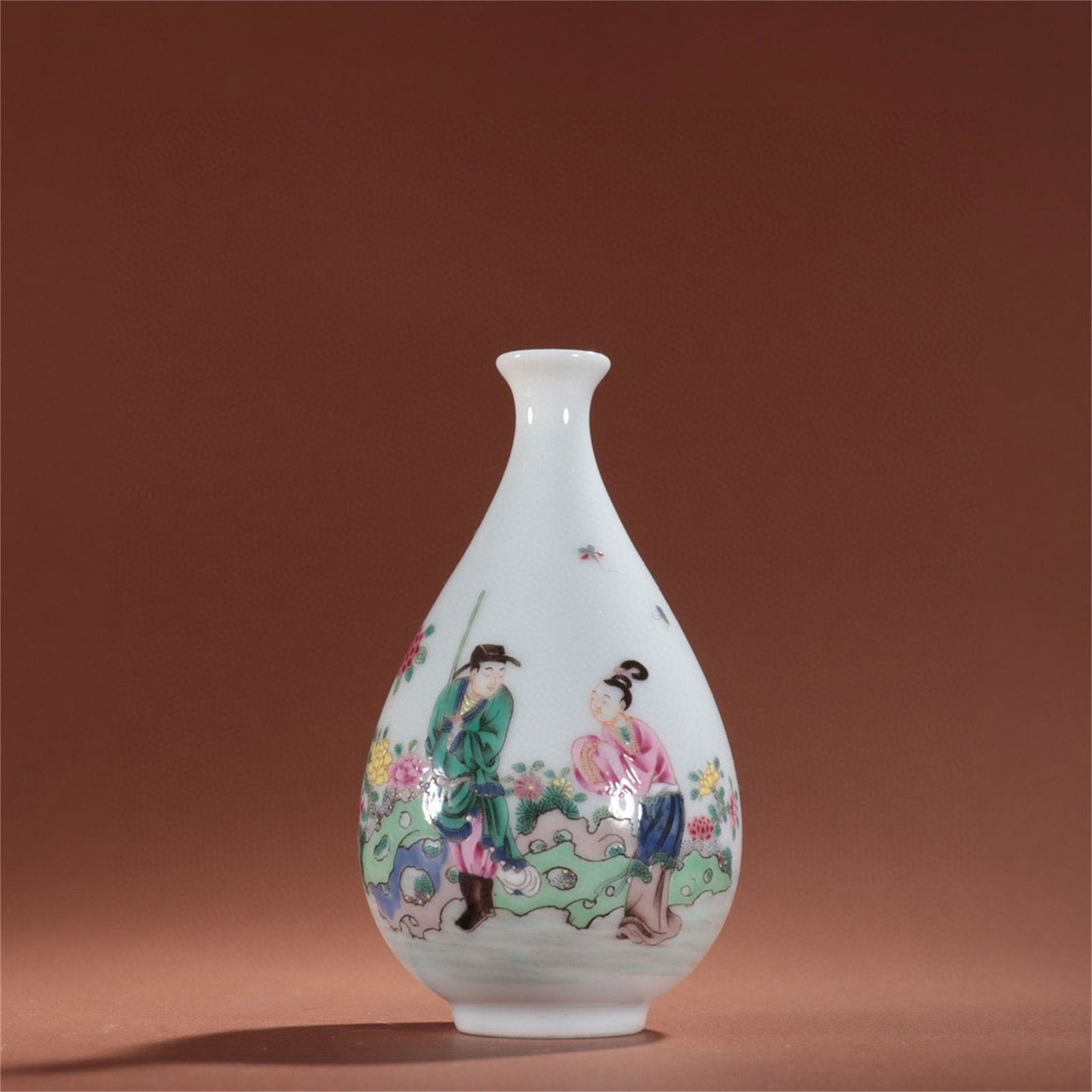 A Chinese Famille Rose Porcelain Figure Vase (1 of 9)
