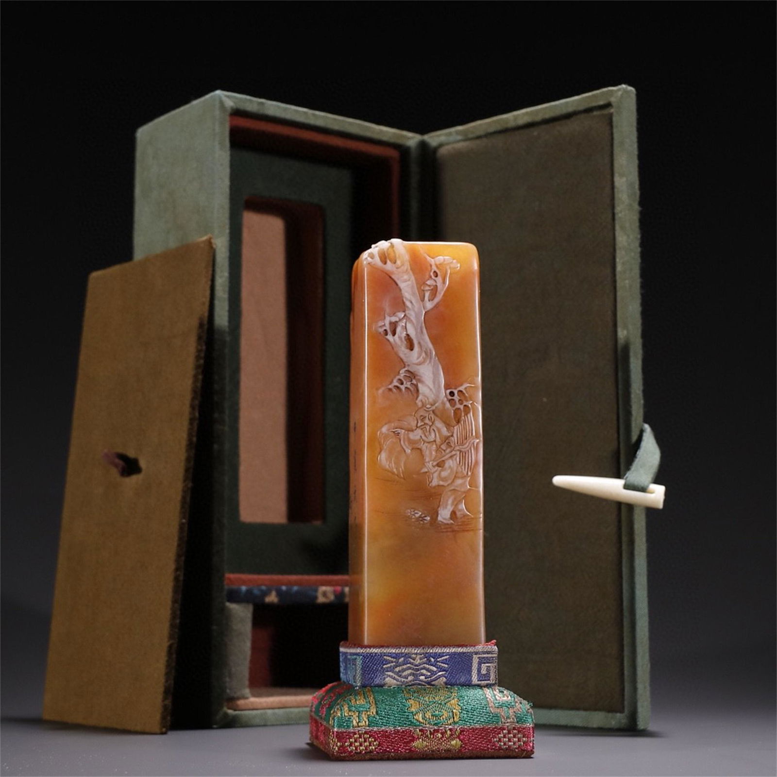 A Chinese Carved Tianhuang Stone Seal with Figure Pattern (1 of 9)