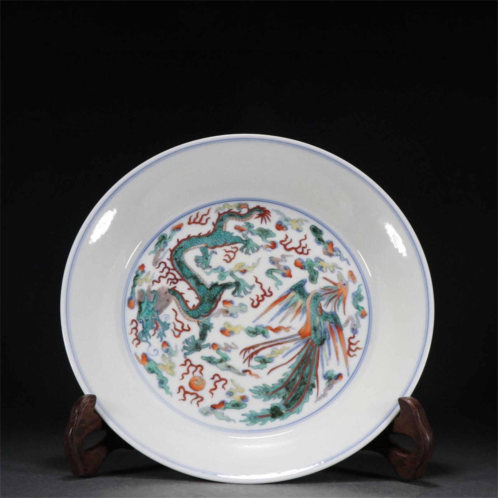 A Chinese Dou-Cai Glazed Porcelain Plate (1 of 9)