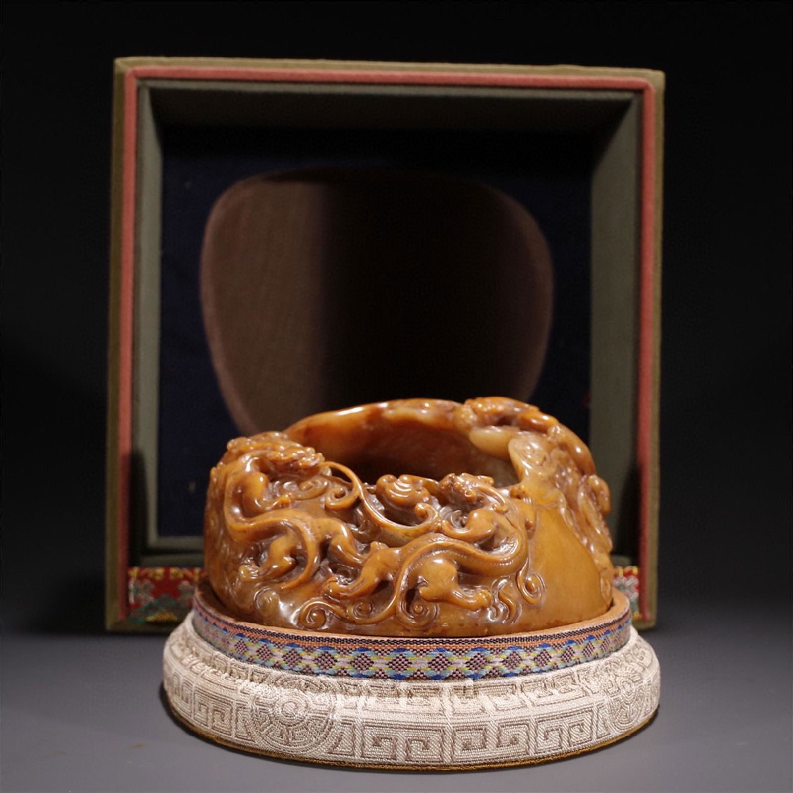 A Chinese Tianhuang Stone Dragon Patterned Brush Washer (1 of 9)