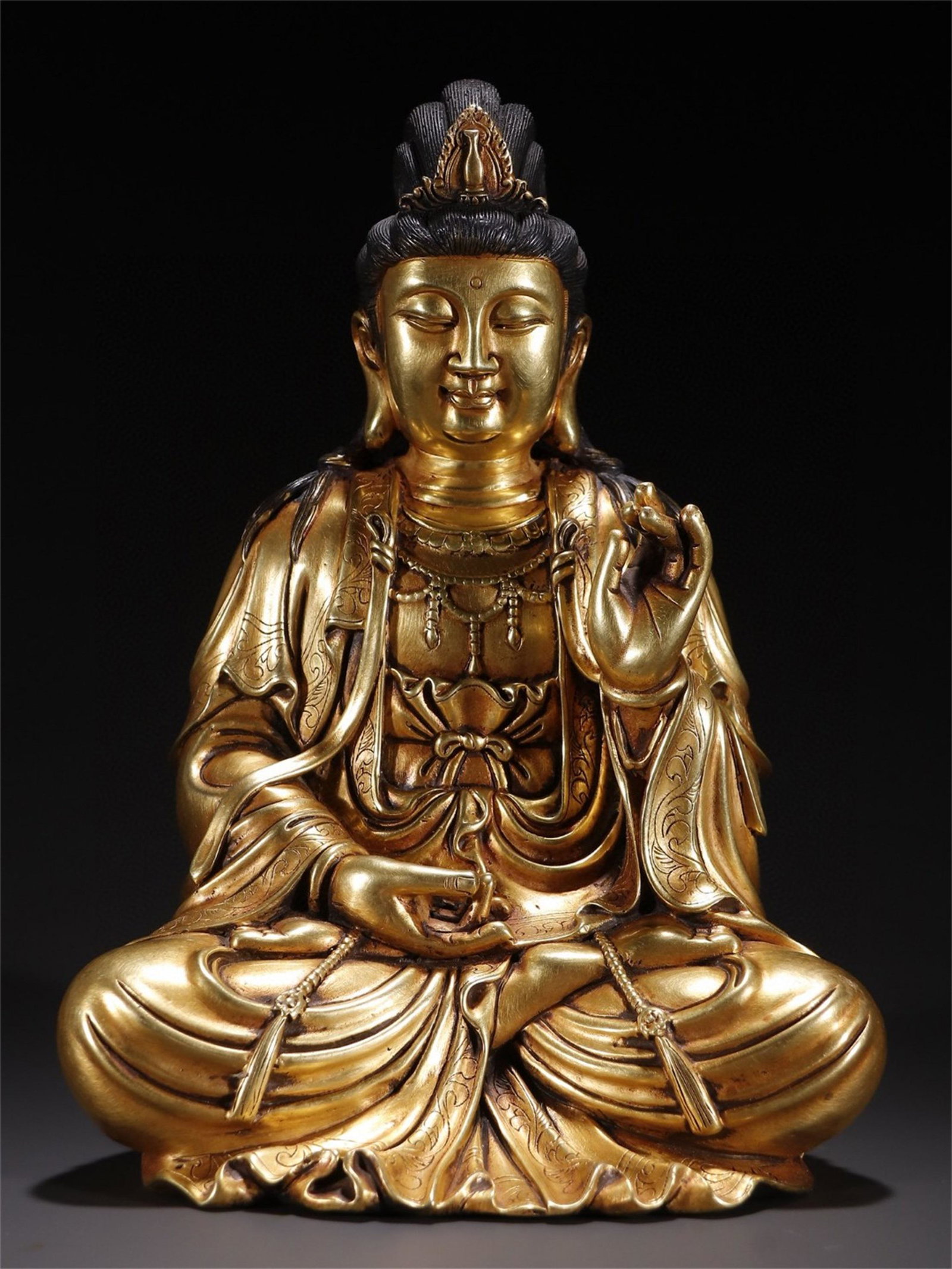 A Chinese Gilt Bronze Guanyin Statue (1 of 9)