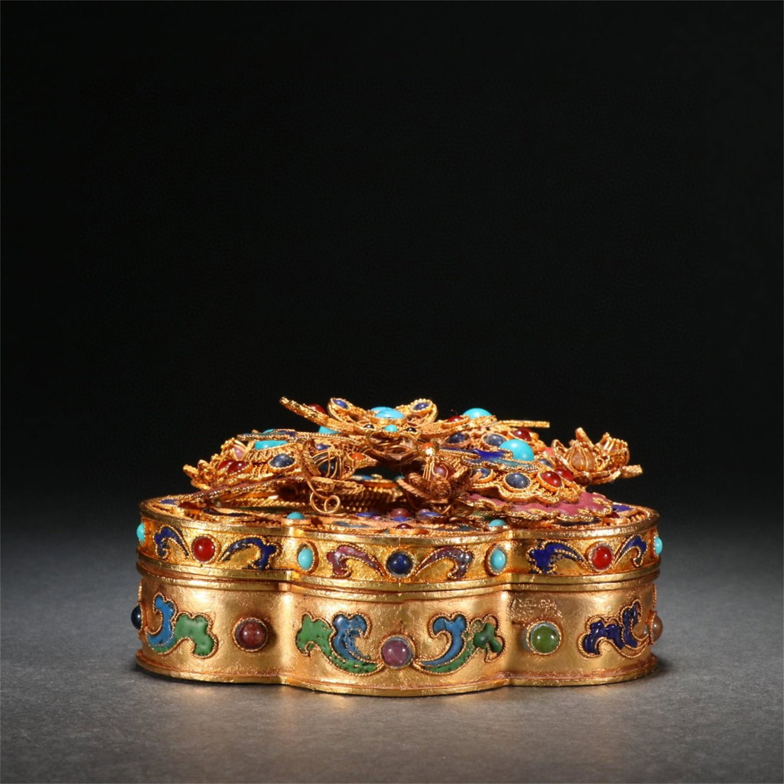 A Chinese Gilt Silver Lidded Box with Butterfly (1 of 9)