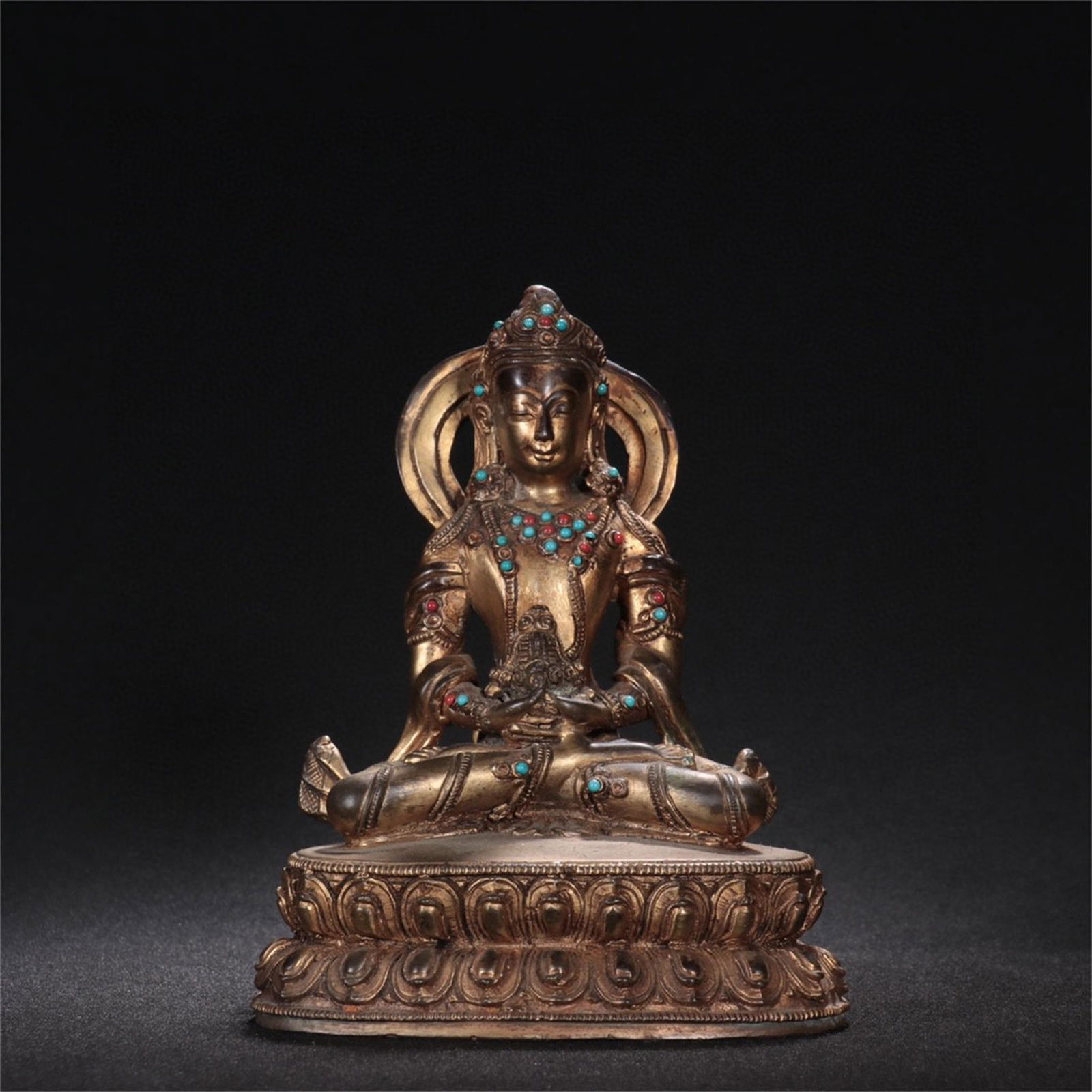 A Chinese Gilt Bronze Buddha Statue (1 of 9)