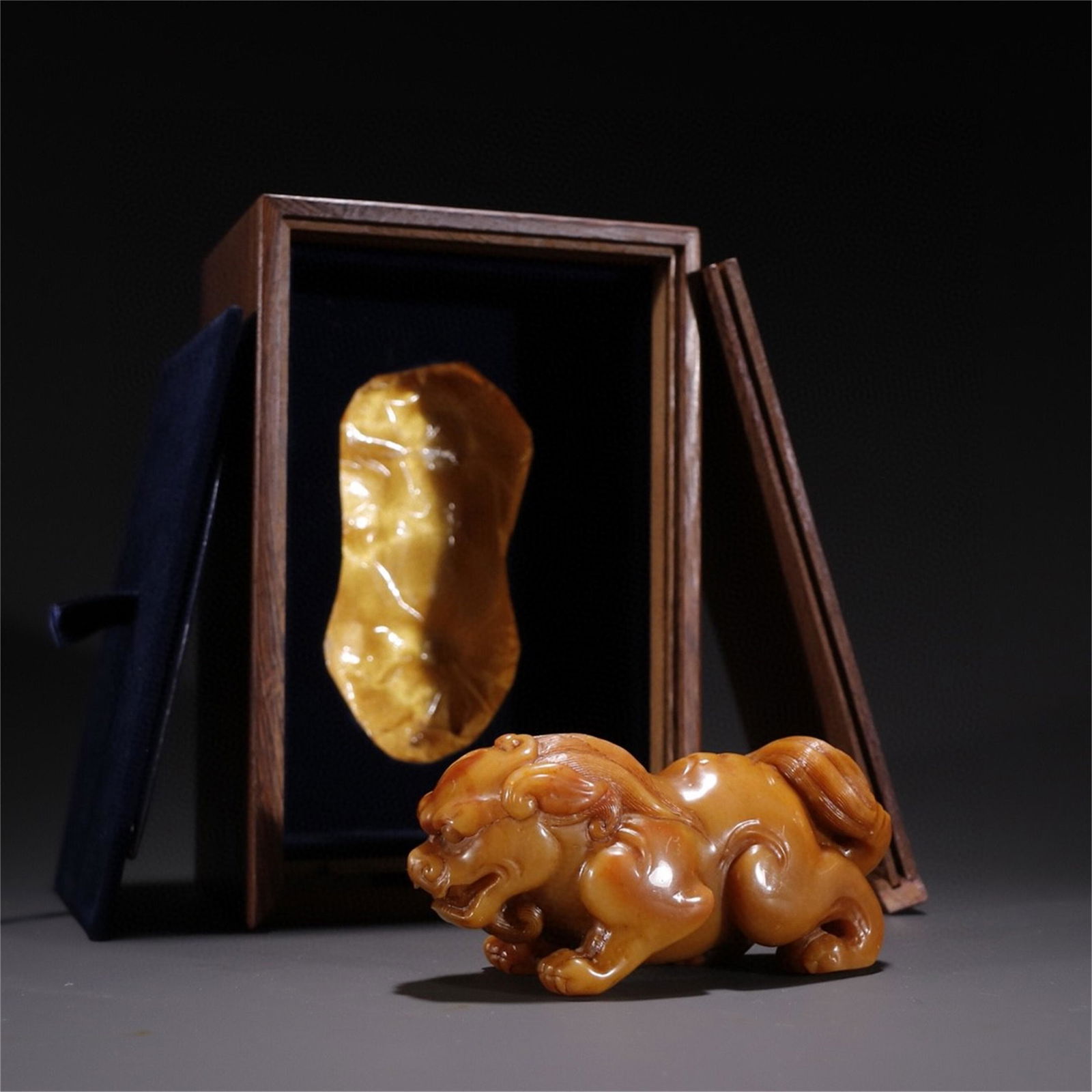 A Chinese Tianhuang Stone Beast Shaped Ornament/Decoration (1 of 9)