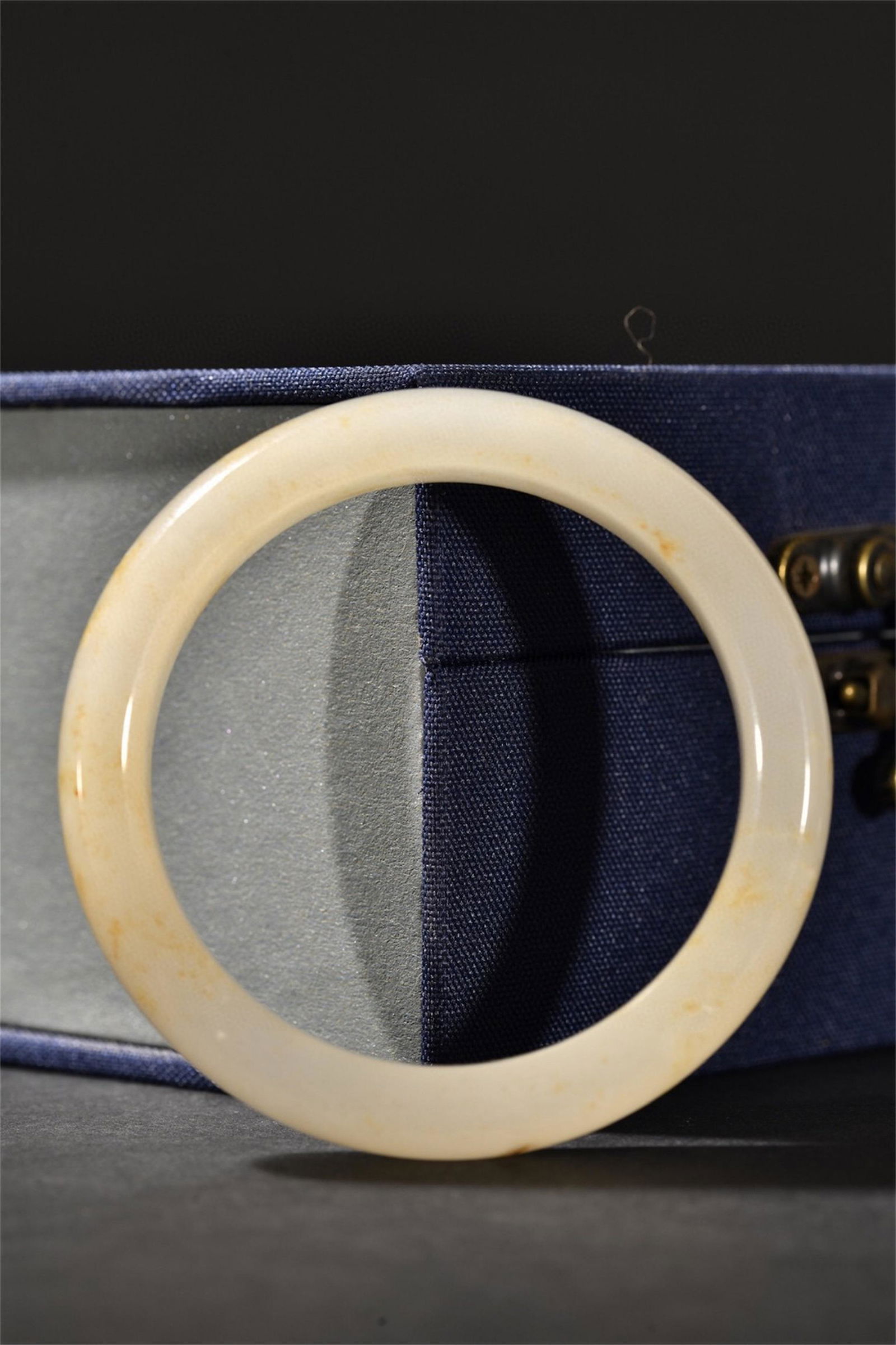 A Chinese Carved Jade Bracelet (1 of 8)