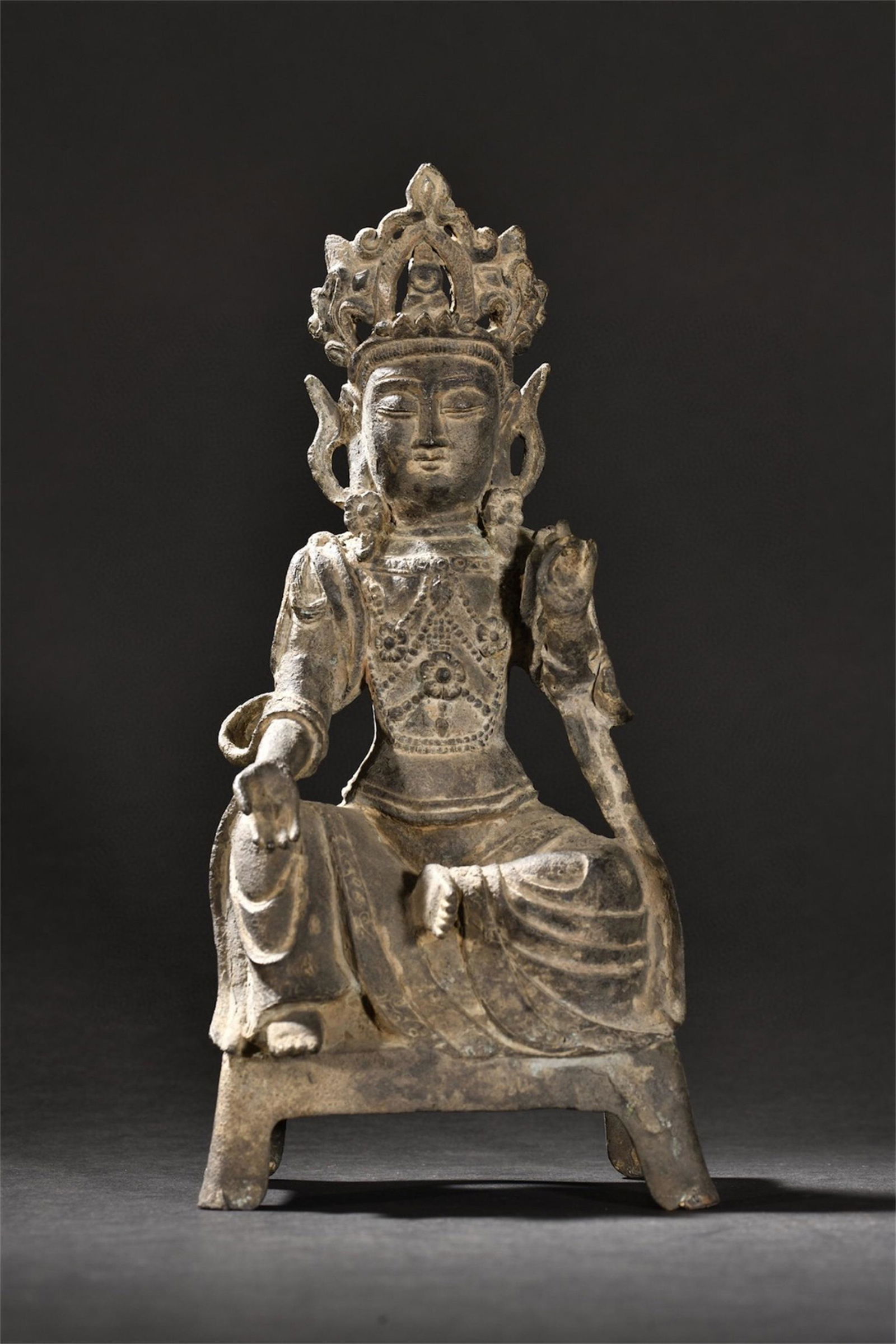 A Chinese Bronze Guanyin Statue (1 of 9)
