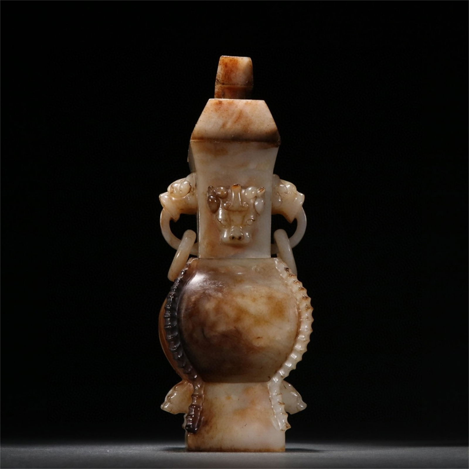 A Chinese Jade Lidded Vase with Double Beast Ear (1 of 9)