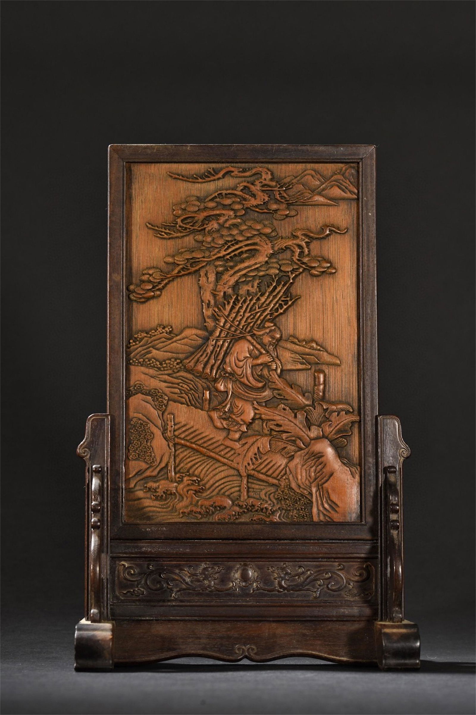 A Chinese Carved Bamboo Table Screen (1 of 9)