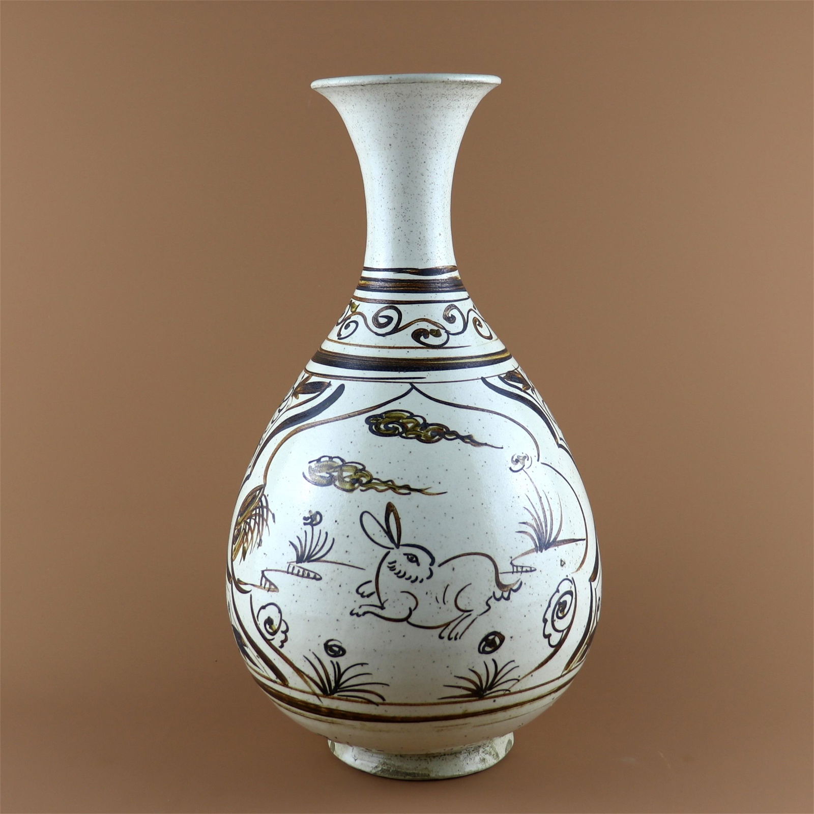 A Chinese Cizhou Glazed Porcelain Spring Vase (1 of 8)