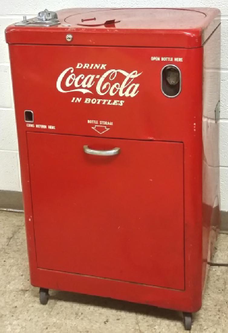 1950's Vendo A23 10 cent Coke machine: 1950's Vendo A23 10 cent Coke machine