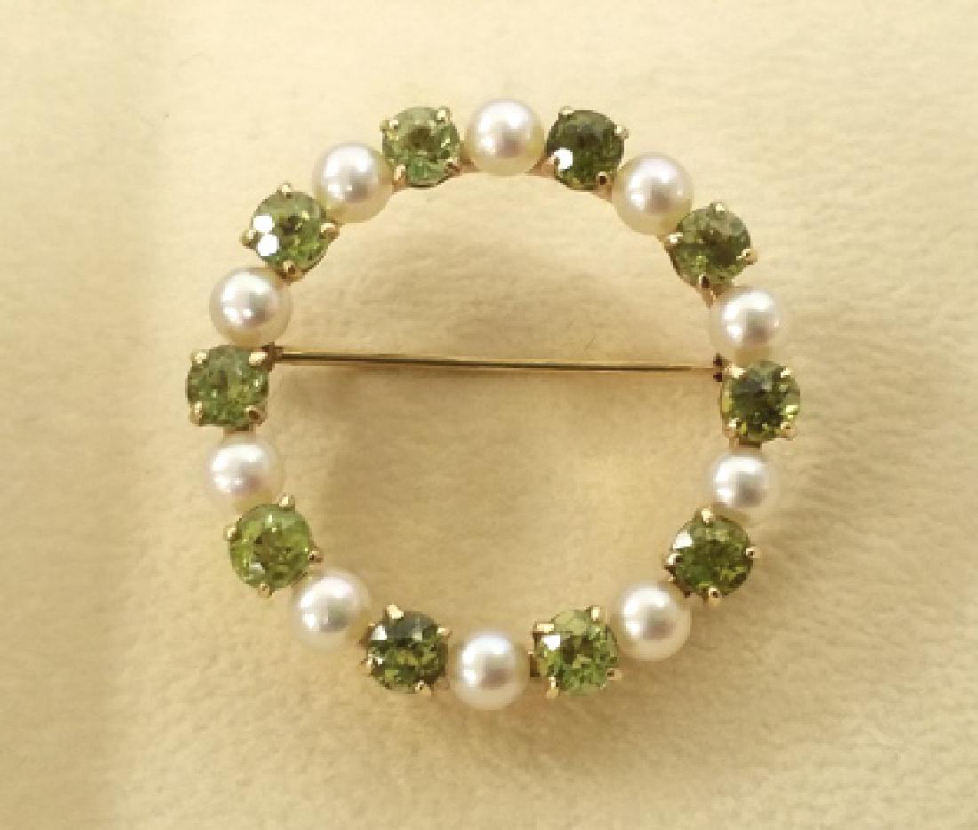 14k vintage circle pin set with peridot & pearl 6.8 (1 of 4)