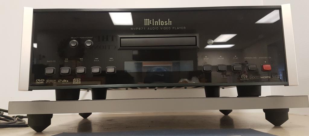 McIntosh MVP871 Audio video player with box &: McIntosh MVP871 Audio video player with box & additional cables- Not Working- powers up & cd played intermittently