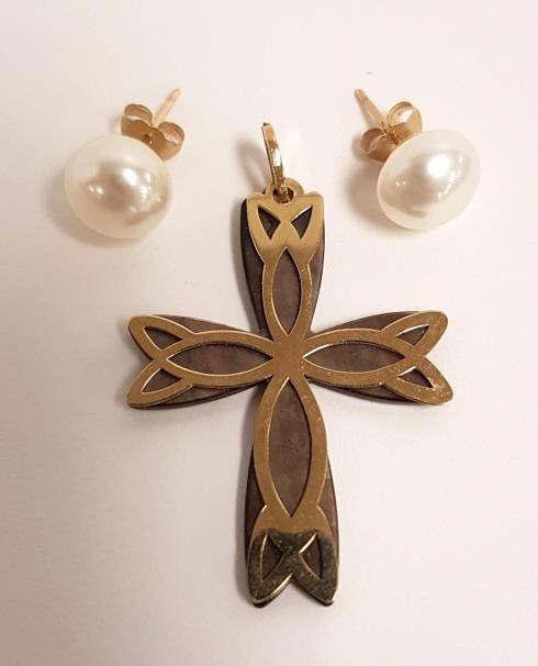 14k gold & 8.5mm pearl stud earrings & 14k gold &: 14k gold & 8.5mm pearl stud earrings & 14k gold & carved abalone cross pendant 4g