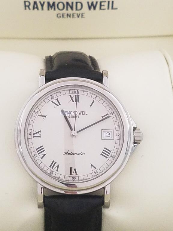 Raymond Weil stainless steel automatic wristwatch with: Raymond Weil stainless steel automatic wristwatch with box- in like new condition serial #X274307