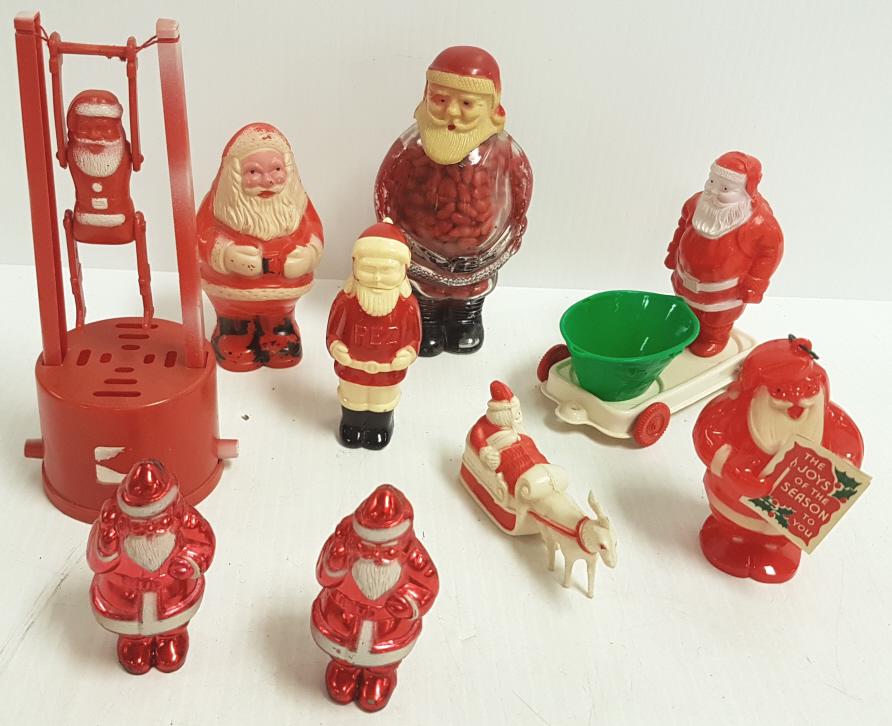Collection figural plastic Santa items including full: Collection figural plastic Santa items including full body Pez dispenser - tallest approx. 7"